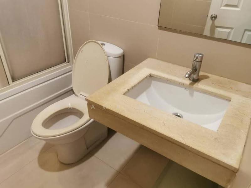 Lumpini Suite Pinklao, Bangkok, 1 Somdet Phra Pin Klao Rd, Bang Yi Khan, Bang Phlat, Bangkok, 2 Bedrooms, 64 sqm, Condo For Rent, by Najawa Salae, 500523187 - DDproperty.com