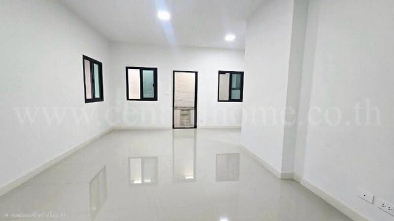 ภัทรไพรเวท 2 เฟส 3, Pattara Private 2 Phase 3, ปทุมธานี, ปทุมธานี-สามโคก-เสนา, สามโคก, ปทุมธานี, 140 ตร.ม., ทาวน์เฮ้าส์ ขาย, โดย คุณ ศันสนีย์ ( เก๋ ), 500523205 - DDproperty.com