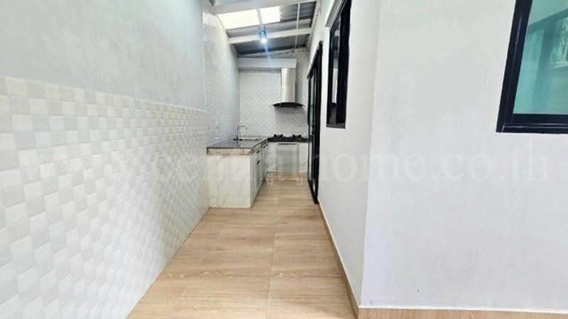 Pattara Private 2 Phase 3, Pathum Thani, ปทุมธานี-สามโคก-เสนา, Sam Khok, Pathum Thani, 2 Bedrooms, 140 sqm, Townhouse For Sale, by คุณ ศันสนีย์ ( เก๋ ), 500523205 - DDproperty.com