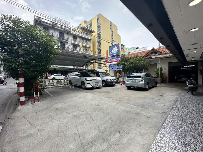 สุทธิสาร, Bangkok, Huai Khwang, Bangkok, , 120 sqm, Shophouse For Rent, by ฉัฐมณฑน์ หาบสา, 500523368 - DDproperty.com