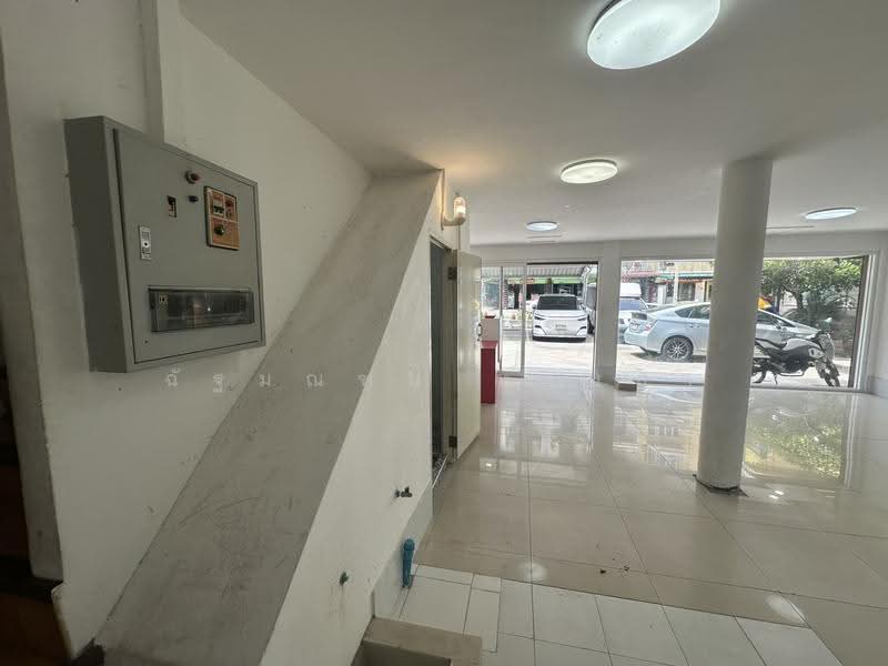 สุทธิสาร, Bangkok, Huai Khwang, Bangkok, , 120 sqm, Shophouse For Rent, by ฉัฐมณฑน์ หาบสา, 500523368 - DDproperty.com