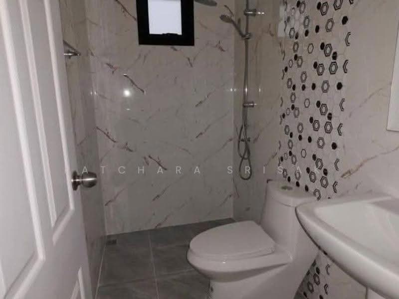 3-BR House, Chon Buri (Pattaya), Nong Pla Lai, Bang Lamung (Pattaya), Chon Buri (Pattaya), 3 Bedrooms, 244 sqm, Single Detached House For Sale, by Patchara Srisak, 500523491 - DDproperty.com