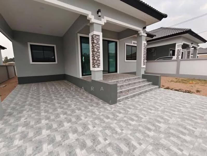 3-BR House, Chon Buri (Pattaya), Nong Pla Lai, Bang Lamung (Pattaya), Chon Buri (Pattaya), 3 Bedrooms, 244 sqm, Single Detached House For Sale, by Patchara Srisak, 500523491 - DDproperty.com