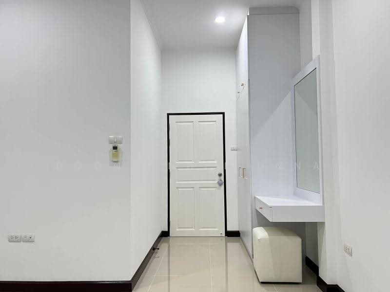 3-BR Villa, Chon Buri (Pattaya), Nong Pru, Bang Lamung (Pattaya), Chon Buri (Pattaya), 3 Bedrooms, 207 sqm, Villa For Sale, by Boonyanuch Unna, 500523497 - DDproperty.com