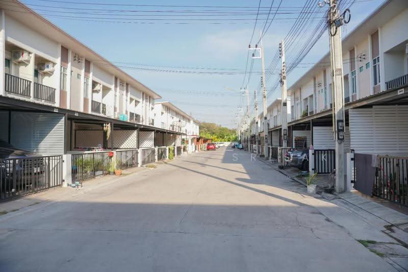 undefined, Chon Buri (Pattaya), Bang Lamung, Bang Lamung (Pattaya), Chon Buri (Pattaya), 2 Bedrooms, 93 sqm, Townhouse For Sale, by Patchara Srisak, 500523522 - DDproperty.com