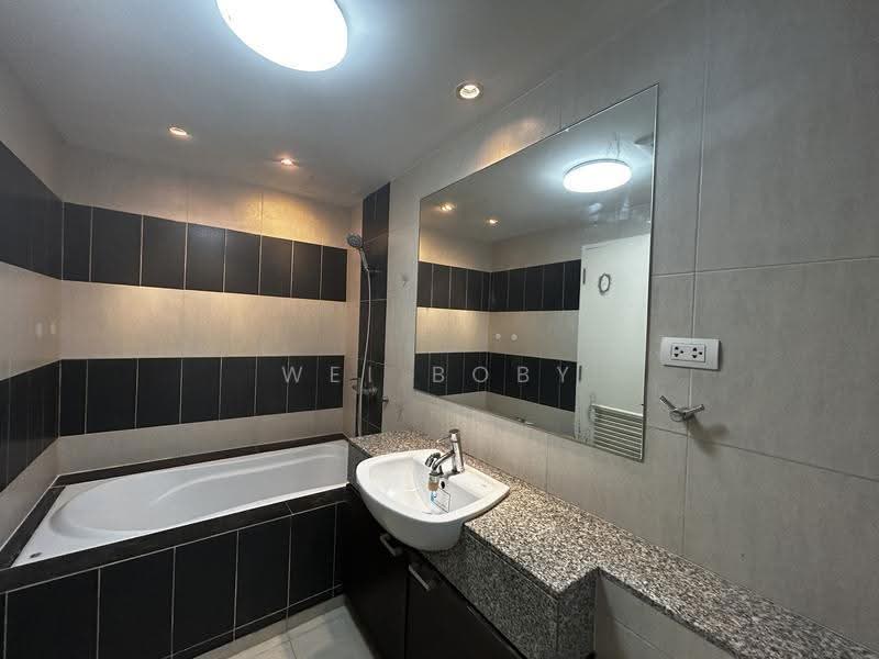 The Clover Thonglor Residence, Bangkok, Soi Sukhumvit 55, Khlong Tan Nua, Watthana, Bangkok, 2 Bedrooms, 74 sqm, Condo For Sale, by Boby Wei, 500523543 - DDproperty.com