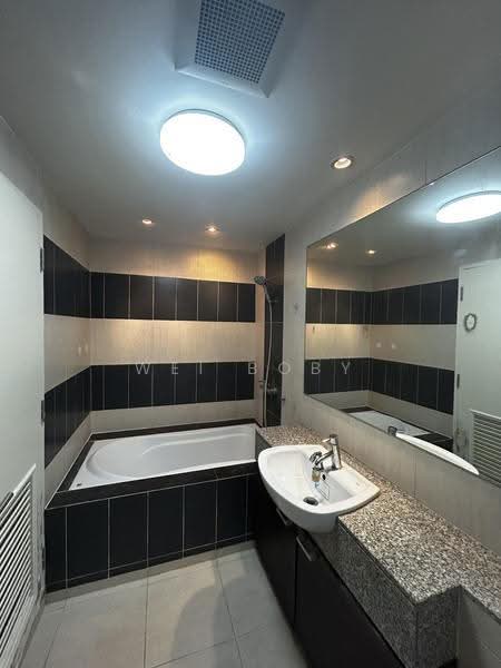 The Clover Thonglor Residence, Bangkok, Soi Sukhumvit 55, Khlong Tan Nua, Watthana, Bangkok, 2 Bedrooms, 74 sqm, Condo For Sale, by Boby Wei, 500523543 - DDproperty.com