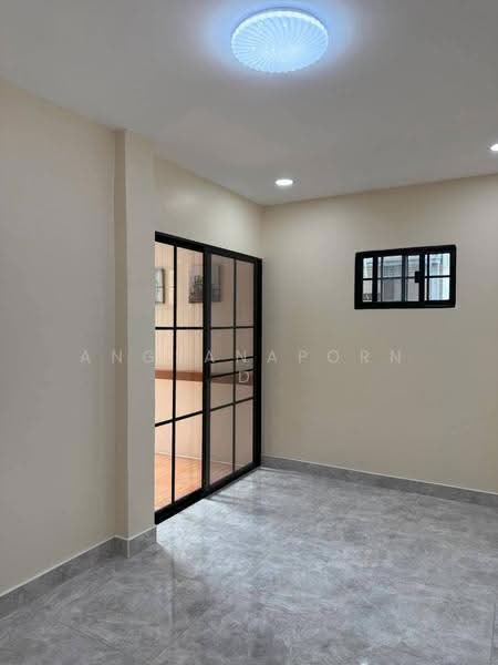 iDesign Lam Luk Ka Khlong 3, Pathum Thani, Lat Sawai, Lam Luk Ka, Pathum Thani, 4 Bedrooms, 140 sqm, Townhouse For Sale, by Angsanaporn D, 500523548 - DDproperty.com
