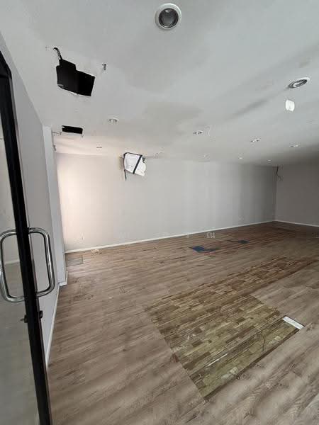 Soi Ruamruedee, Bangkok, Lumphini, Pathum Wan, Bangkok, , 1,000 sqm, Office Space For Rent, by Mr Gon, 500523627 - DDproperty.com