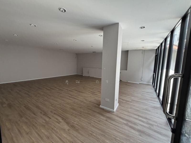 Soi Ruamruedee, Bangkok, Lumphini, Pathum Wan, Bangkok, , 1,000 sqm, Office Space For Rent, by Mr Gon, 500523627 - DDproperty.com