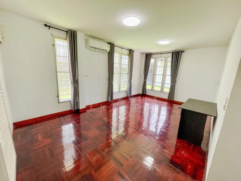 4-BR House, Bangkok, Praborommaharatchawang, Phra Nakhon, Bangkok, 4 Bedrooms, 250 sqm, Single Detached House For Rent, by Settawut Leenavong, 500523704 - DDproperty.com
