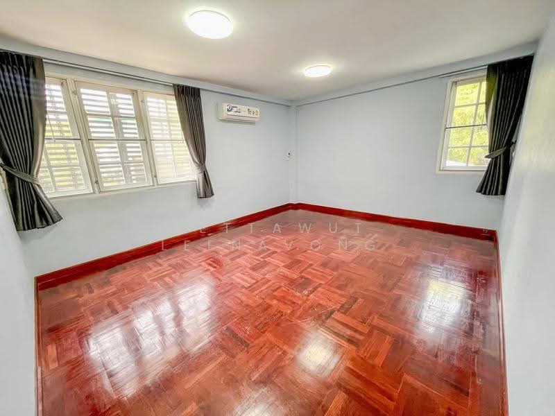 4-BR House, Bangkok, Praborommaharatchawang, Phra Nakhon, Bangkok, 4 Bedrooms, 250 sqm, Single Detached House For Rent, by Settawut Leenavong, 500523704 - DDproperty.com