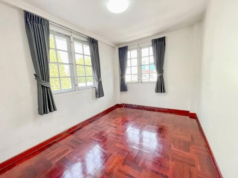 4-BR House, Bangkok, Praborommaharatchawang, Phra Nakhon, Bangkok, 4 Bedrooms, 250 sqm, Single Detached House For Rent, by Settawut Leenavong, 500523704 - DDproperty.com