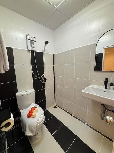 Royal Tower 3, Bangkok, 86 Inthamara 25 Alley, Samsen Nai, Phaya Thai, Bangkok, 1 Bedroom, 28 sqm, Condo For Sale, by วิฑูรย์ รีวราบัณฑิต, 500523771 - DDproperty.com