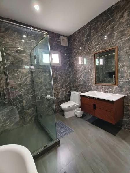 Detached House, 4 Bedroom, Near Ekkamai BTS, bangkok, Phra Kanong Nua, Watthana, Bangkok, 4 Bedrooms, 330 sqm, Single Detached House For Rent, by Thiti Boonchurn, 500523784 - DDproperty.com