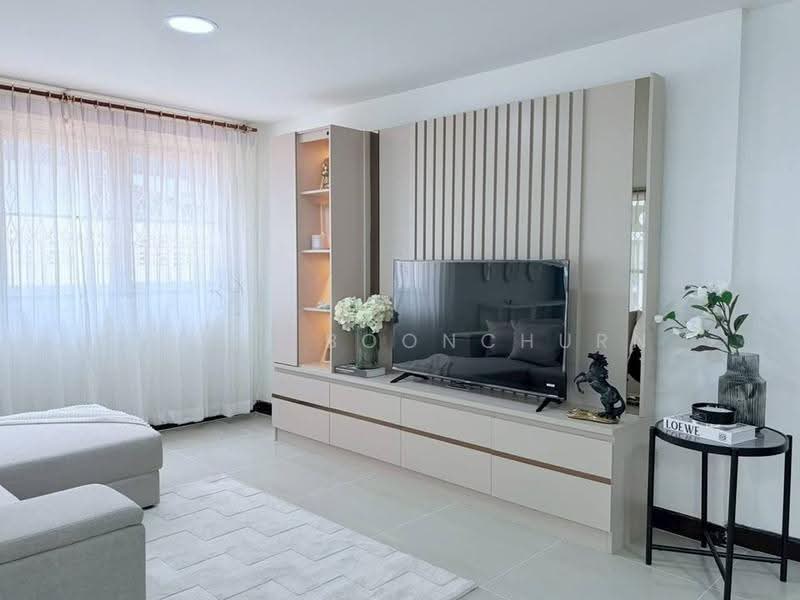 บ้านเดี่ยว 4 ห้องนอน ห้วยขวาง, กรุงเทพ, สามเสนนอก, ห้วยขวาง, กรุงเทพ, 200 ตร.ม., บ้านเดี่ยว ให้เช่า, โดย Thiti Boonchurn, 500523794 - DDproperty.com