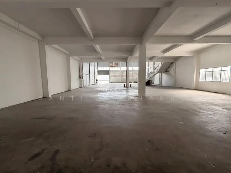 โรงงานให้เช่า สมุทรปราการ BTS เคหะฯ รถคอนเทนเนอร์เข้าได้ 800 ตร.ม. FA-3805, สมุทรปราการ, ท้ายบ้าน, เมืองสมุทรปราการ, สมุทรปราการ, 800 ตร.ม., โกดัง-โรงงาน ให้เช่า, โดย Santi Tiranakul, 500523817 - DDproperty.com