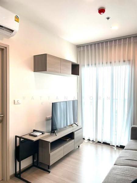 The Base Phetchaburi-Thonglor, Bangkok, Phetchaburi Rd, Bang Kapi, Huai Khwang, Bangkok, 1 Bedroom, 33 sqm, Condo For Rent, by Rattanaporn Khamlit, 500523838 - DDproperty.com