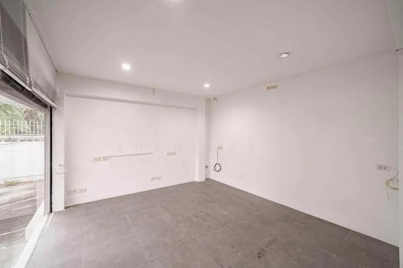 Office Building Home Office with Warehouse in Ladprao, Bangkok, ลาดพร้าวซอย 6, Jom Phon, Chatuchak, Bangkok, , 725 sqm, Office Space For Rent, by Thanyarat Rattanaburee, 500523855 - DDproperty.com
