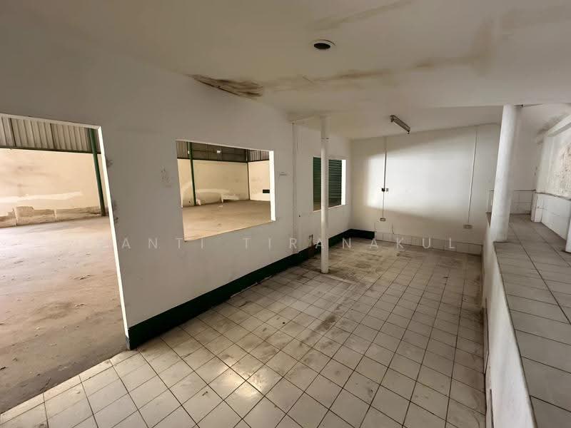 For Rent Bangkok Warehouse Phatthanakan Rd With Office Container Access Wh-1100, Bangkok, Suan Luang, Bangkok, , 480 sqm, Warehouse/Factory For Rent, by Santi Tiranakul, 500523865 - DDproperty.com