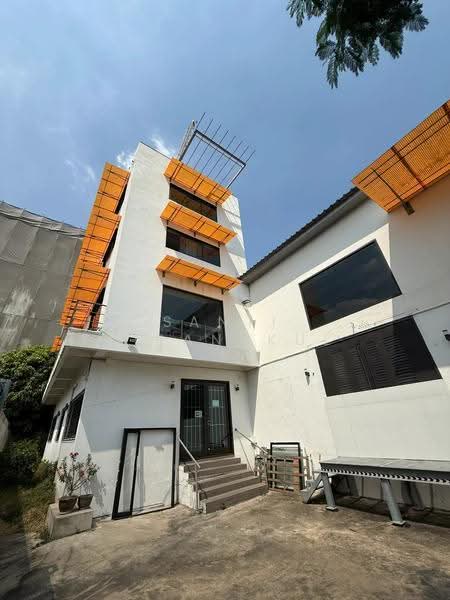For Rent Bangkok Warehouse BTS Punnawithi With Office 10-Wheel Access Wh-1289, Bangkok, Bang Chak, Phra Khanong, Bangkok, , 1,000 sqm, Warehouse/Factory For Rent, by Santi Tiranakul, 500523871 - DDproperty.com