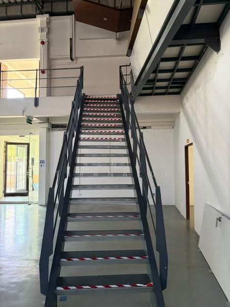 For Rent Bangkok Warehouse BTS Punnawithi With Office 10-Wheel Access Wh-1289, Bangkok, Bang Chak, Phra Khanong, Bangkok, , 1,000 sqm, Warehouse/Factory For Rent, by Santi Tiranakul, 500523871 - DDproperty.com