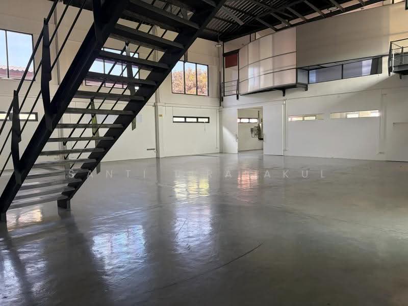 For Rent Bangkok Warehouse BTS Punnawithi With Office 10-Wheel Access Wh-1289, Bangkok, Bang Chak, Phra Khanong, Bangkok, , 1,000 sqm, Warehouse/Factory For Rent, by Santi Tiranakul, 500523871 - DDproperty.com