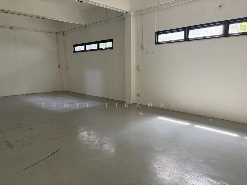 For Rent Bangkok Warehouse BTS Punnawithi With Office 10-Wheel Access Wh-1289, Bangkok, Bang Chak, Phra Khanong, Bangkok, , 1,000 sqm, Warehouse/Factory For Rent, by Santi Tiranakul, 500523871 - DDproperty.com