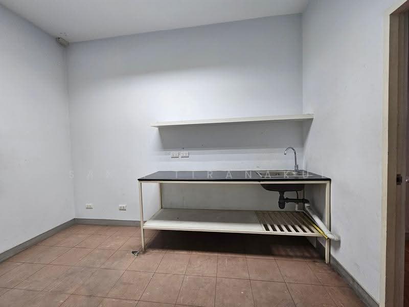 For Rent Bangkok Warehouse BTS Udom Suk Container Access 1,015 Sqm Wh-2598, Bangkok, Bang Chak, Phra Khanong, Bangkok, , 1,015 sqm, Warehouse/Factory For Rent, by Santi Tiranakul, 500523876 - DDproperty.com