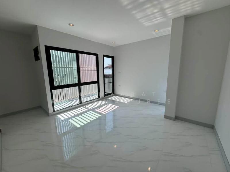 Modern Luxury Home Office in Lat Phrao 87, Behind CDC, Bangkok, ลาดพร้าว 87, Khlong Chaokhun Sing, Wang Thonglang, Bangkok, , 175 sqm, Office Space For Rent, by Thanyarat Rattanaburee, 500523946 - DDproperty.com