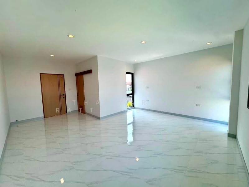 Modern Luxury Home Office in Lat Phrao 87, Behind CDC, Bangkok, ลาดพร้าว 87, Khlong Chaokhun Sing, Wang Thonglang, Bangkok, , 175 sqm, Office Space For Rent, by Thanyarat Rattanaburee, 500523946 - DDproperty.com