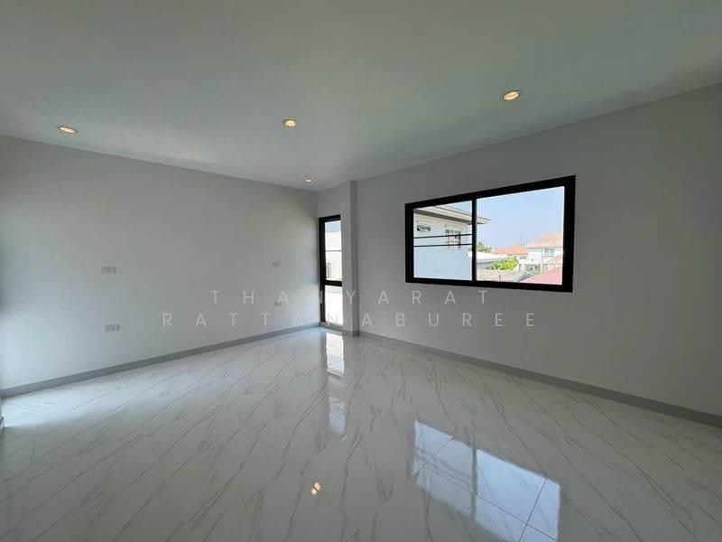 Modern Luxury Home Office in Lat Phrao 87, Behind CDC, Bangkok, ลาดพร้าว 87, Khlong Chaokhun Sing, Wang Thonglang, Bangkok, , 175 sqm, Office Space For Rent, by Thanyarat Rattanaburee, 500523946 - DDproperty.com