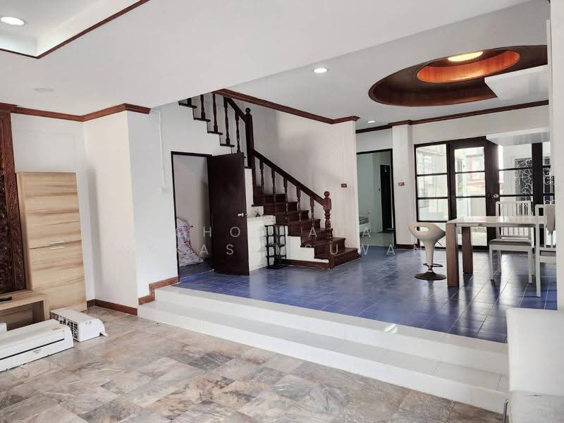 Townhome Sriwara Town in town, Bangkok, Phlapphla, Wang Thonglang, Bangkok, 5 Bedrooms, 250 sqm, Townhouse For Sale, by Chonlada Nakasemsuwan, 500523951 - DDproperty.com