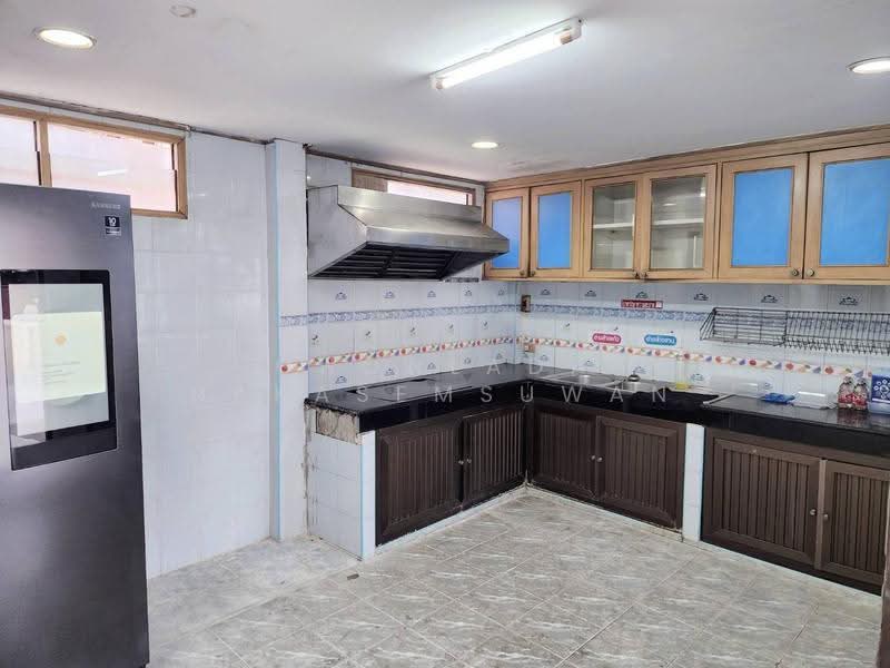 Townhome Sriwara Town in town, Bangkok, Phlapphla, Wang Thonglang, Bangkok, 5 Bedrooms, 250 sqm, Townhouse For Sale, by Chonlada Nakasemsuwan, 500523951 - DDproperty.com
