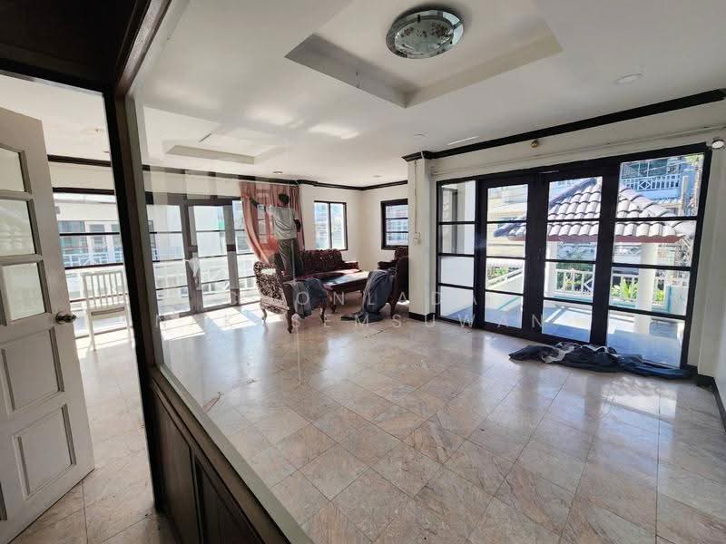 Townhome Sriwara Town in town, Bangkok, Phlapphla, Wang Thonglang, Bangkok, 5 Bedrooms, 250 sqm, Townhouse For Sale, by Chonlada Nakasemsuwan, 500523951 - DDproperty.com
