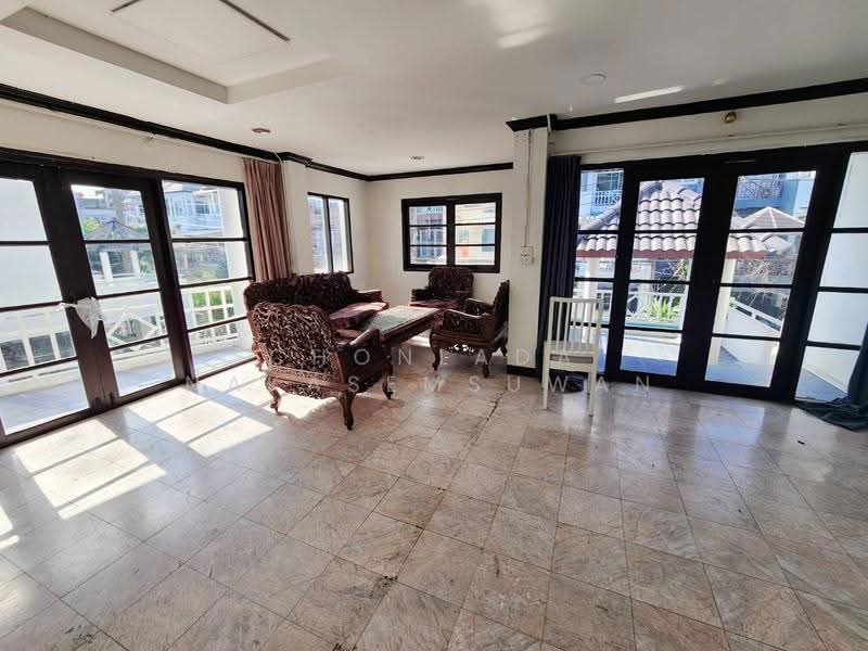 Townhome Sriwara Town in town, Bangkok, Phlapphla, Wang Thonglang, Bangkok, 5 Bedrooms, 250 sqm, Townhouse For Sale, by Chonlada Nakasemsuwan, 500523951 - DDproperty.com