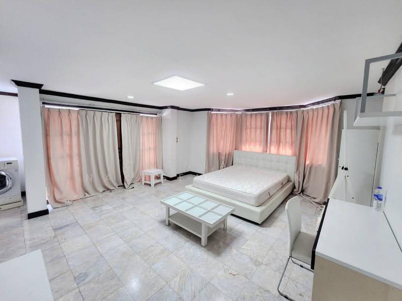 Townhome Sriwara Town in town, Bangkok, Phlapphla, Wang Thonglang, Bangkok, 5 Bedrooms, 250 sqm, Townhouse For Sale, by Chonlada Nakasemsuwan, 500523951 - DDproperty.com