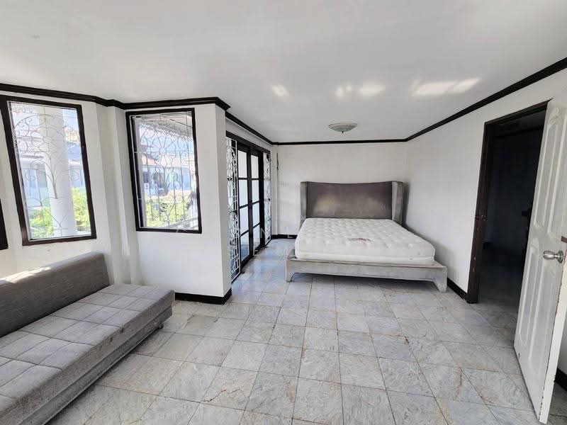 Townhome Sriwara Town in town, Bangkok, Phlapphla, Wang Thonglang, Bangkok, 5 Bedrooms, 250 sqm, Townhouse For Sale, by Chonlada Nakasemsuwan, 500523951 - DDproperty.com