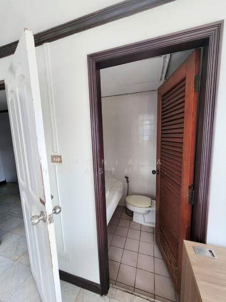 Townhome Sriwara Town in town, Bangkok, Phlapphla, Wang Thonglang, Bangkok, 5 Bedrooms, 250 sqm, Townhouse For Sale, by Chonlada Nakasemsuwan, 500523951 - DDproperty.com