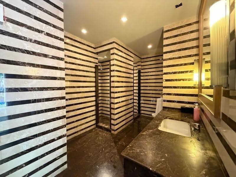 Noble Refine, Bangkok, Soi Sukhumvit 26, Sukhumvit Road, Khong Tan, Khlong Toei, Bangkok, 1 Bedroom, 55 sqm, Condo For Rent, by Phoom Imruangsri, 500524058 - DDproperty.com