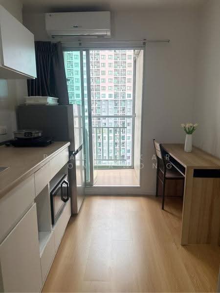 Lumpini Place Srinakarin-Huamak Station, Bangkok, Srinakarin Road, Suan Luang, Bangkok, 1 Bedroom, 26 sqm, Condo For Rent, by Praewpakar Soontawong, 500524192 - DDproperty.com