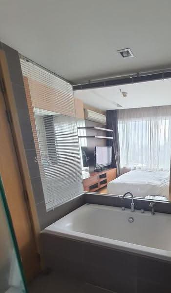 Siri At Sukhumvit, Bangkok, 902 Sukhumvit Road, Phra Kanong, Khlong Toei, Bangkok, 2 Bedrooms, 74 sqm, Condo For Rent, by Nakarin Sookpaiboon, 500524299 - DDproperty.com