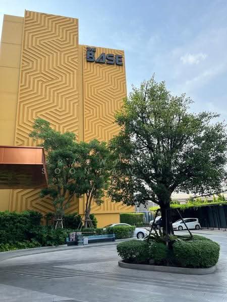 The Base Sukhumvit 50, Bangkok, Soi Roem Charoen 1, Sukhumvit 50 Road, Phra Kanong, Khlong Toei, Bangkok, 1 Bedroom, 30 sqm, Condo For Rent, by Praewpakar Soontawong, 500524322 - DDproperty.com