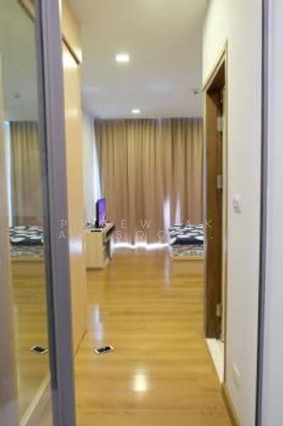 Quad Sathon, Bangkok, 70 Soi Narathiwat Ratchanakarin 6, Yan Nawa, Sathon, Bangkok, 1 Bedroom, 30 sqm, Condo For Rent, by Praewpakar Soontawong, 500524341 - DDproperty.com