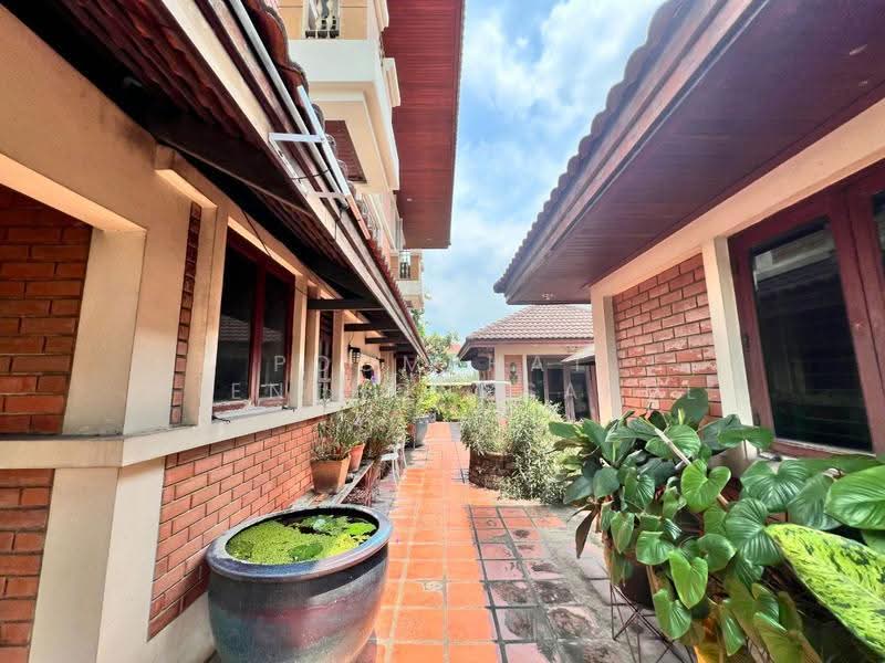 4-BR House, Bangkok, Wong Sawang, Bang Sue, Bangkok, 4 Bedrooms, 382 sqm, Single Detached House For Sale, by Poomphat Tienthongsakul, 500524419 - DDproperty.com