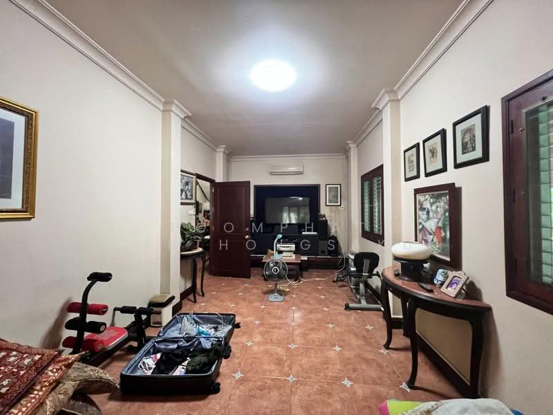 4-BR House, Bangkok, Wong Sawang, Bang Sue, Bangkok, 4 Bedrooms, 382 sqm, Single Detached House For Sale, by Poomphat Tienthongsakul, 500524419 - DDproperty.com