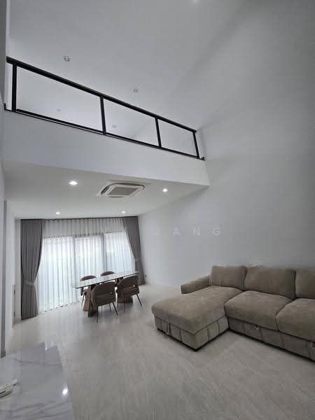 Baan Klang Muang Classe Sukhumvit 77, Bangkok, Soi On Nut 21, Suan Luang, Bangkok, 2 Bedrooms, 214 sqm, Single Detached House For Rent, by Ivy Jang, 500524426 - DDproperty.com
