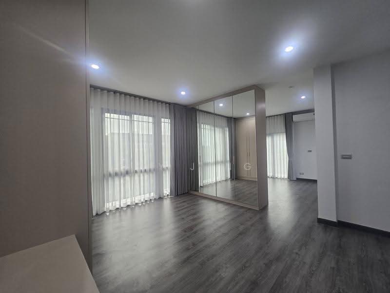 Baan Klang Muang Classe Sukhumvit 77, Bangkok, Soi On Nut 21, Suan Luang, Bangkok, 2 Bedrooms, 214 sqm, Single Detached House For Rent, by Ivy Jang, 500524426 - DDproperty.com