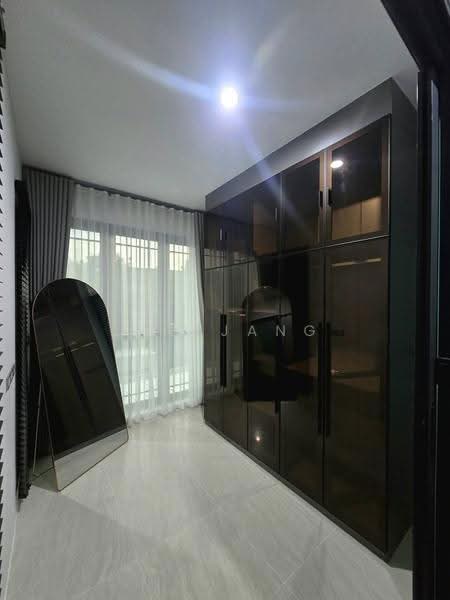 Baan Klang Muang Classe Sukhumvit 77, Bangkok, Soi On Nut 21, Suan Luang, Bangkok, 2 Bedrooms, 214 sqm, Single Detached House For Rent, by Ivy Jang, 500524426 - DDproperty.com