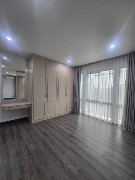 Baan Klang Muang Classe Sukhumvit 77, Bangkok, Soi On Nut 21, Suan Luang, Bangkok, 2 Bedrooms, 214 sqm, Single Detached House For Rent, by Ivy Jang, 500524426 - DDproperty.com